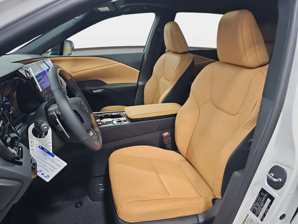 New 2026 Eminent White Pearl Lexus PREMIUM PLUS image 14