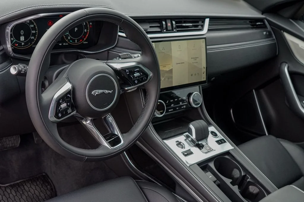2026 Jaguar F-Pace R-Dynamic S - Photo 13
