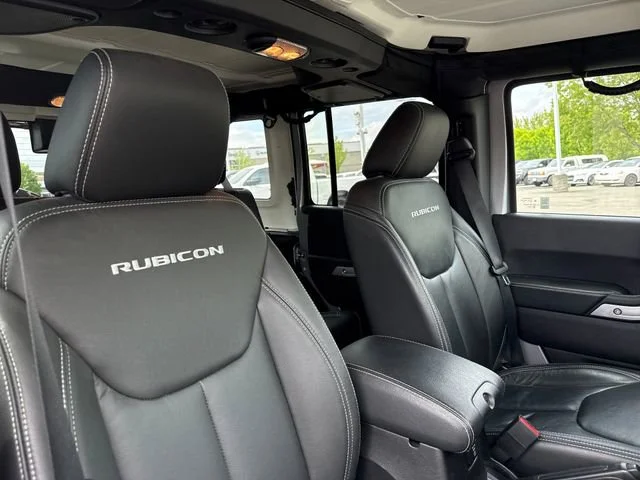 Used 2015 Billet Silver Metallic Clearcoat Jeep Unlimited Rubicon image 26