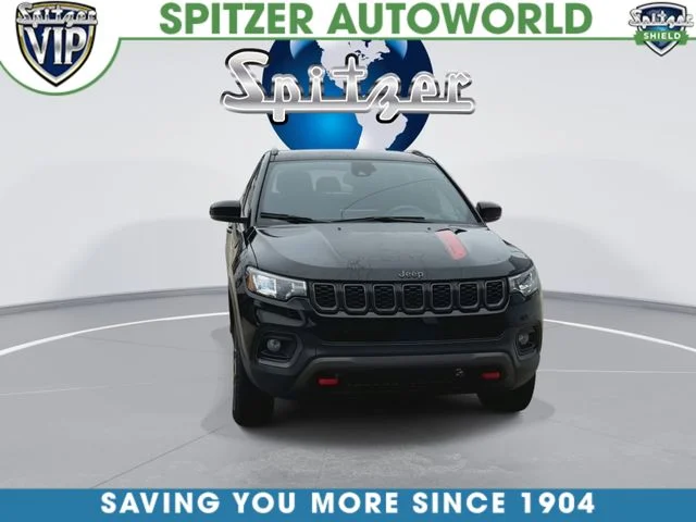 Used 2024 Black Jeep Trailhawk image 4