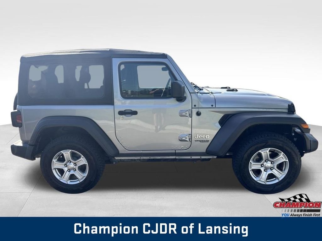 Used 2019 Silver Jeep Sport S image 9