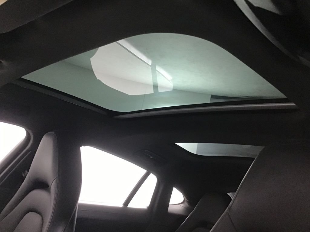 Certified Used 2023  Porsche 4 image 32