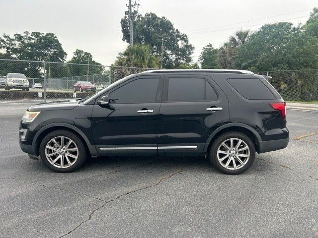 Used 2017 Black Ford Limited image 2