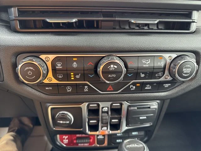 2025 Jeep Gladiator Willys - Photo 37