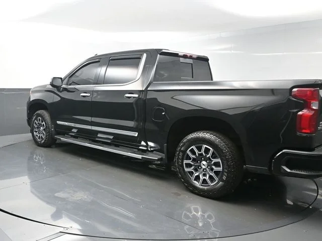 Used 2023 Black Chevrolet High Country image 5