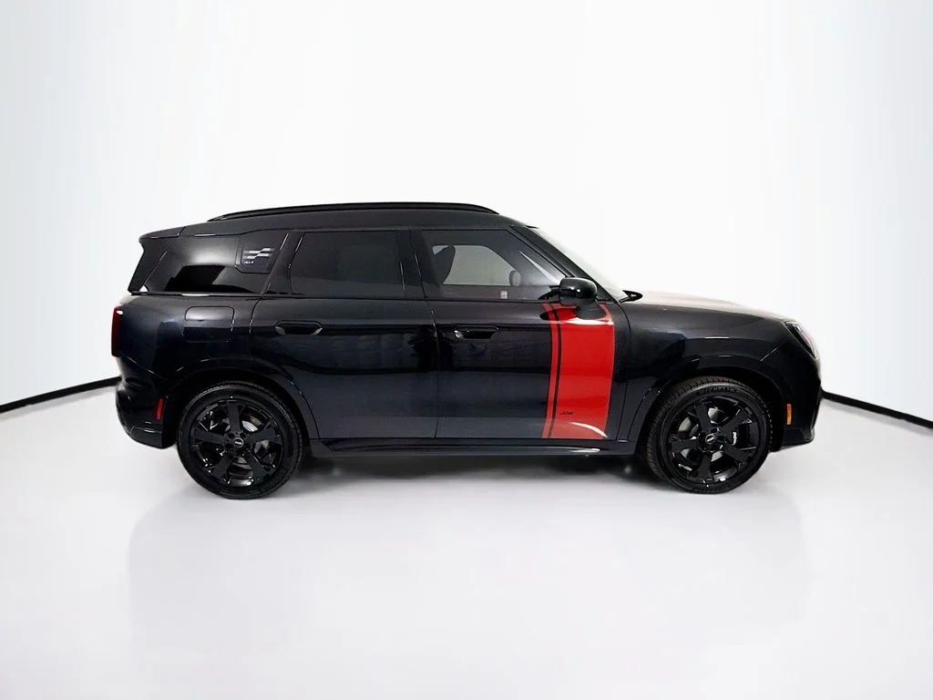 New 2027 Midnight Black II Metallic MINI Iconic image 4