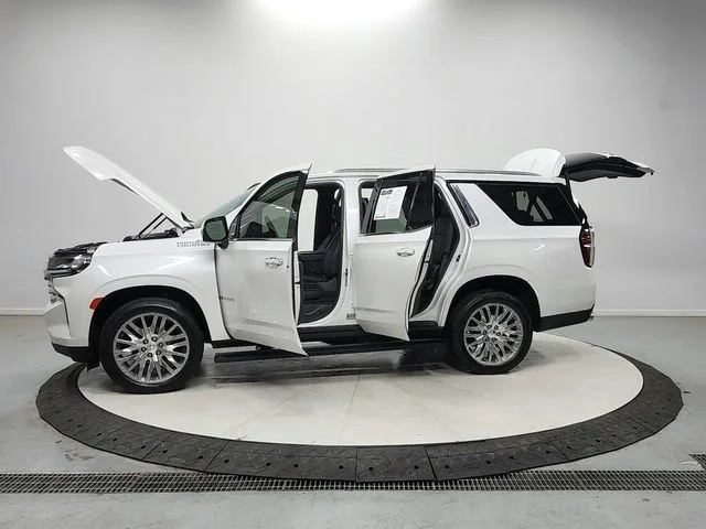 Used 2023 Iridescent Pearl Tricoat Chevrolet High Country image 12