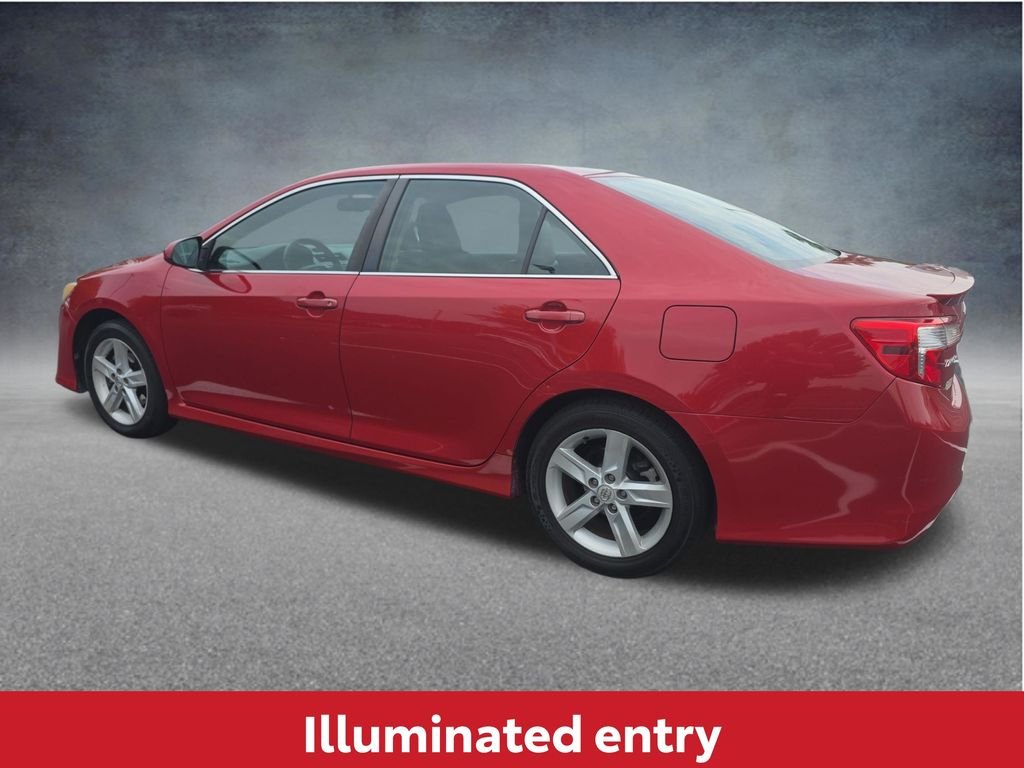Used 2014 Red Toyota SE image 11