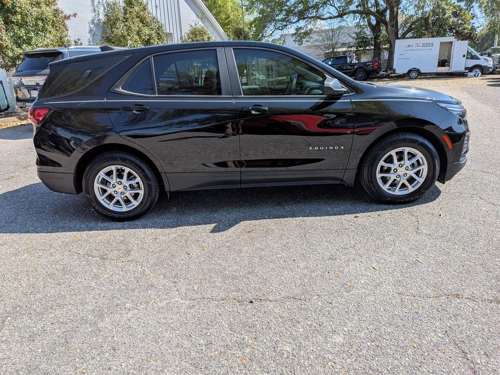 Used 2022 Black Chevrolet LS image 15