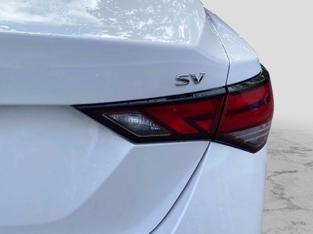 Used 2022 White Nissan SV image 5