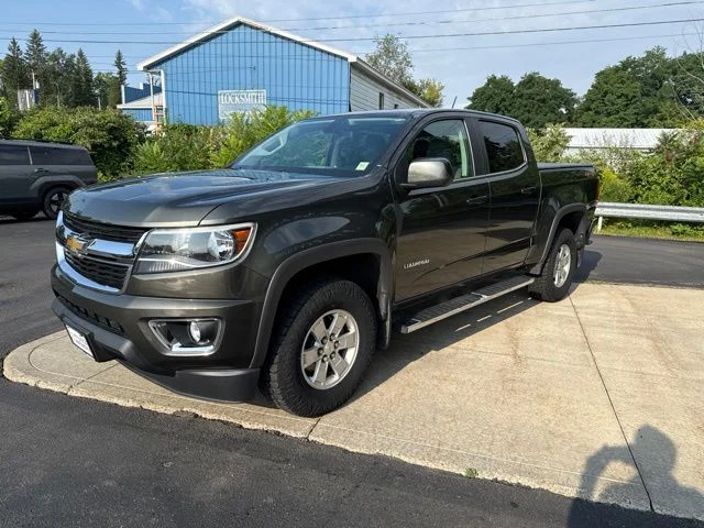 Certified Used 2018 Green Chevrolet Work Truck image 4