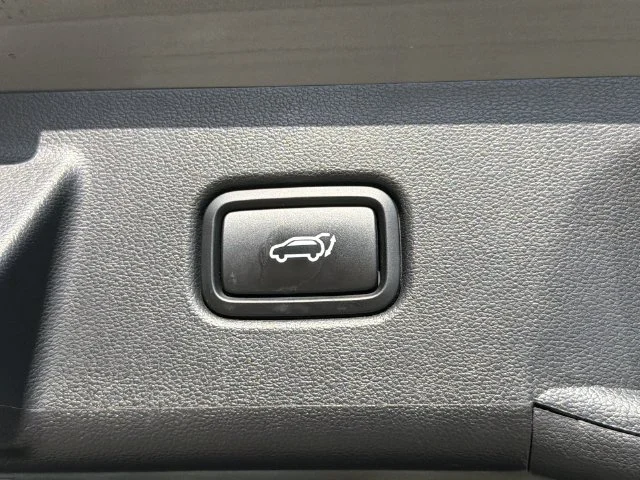 Used 2025 Gray Hyundai SEL image 39