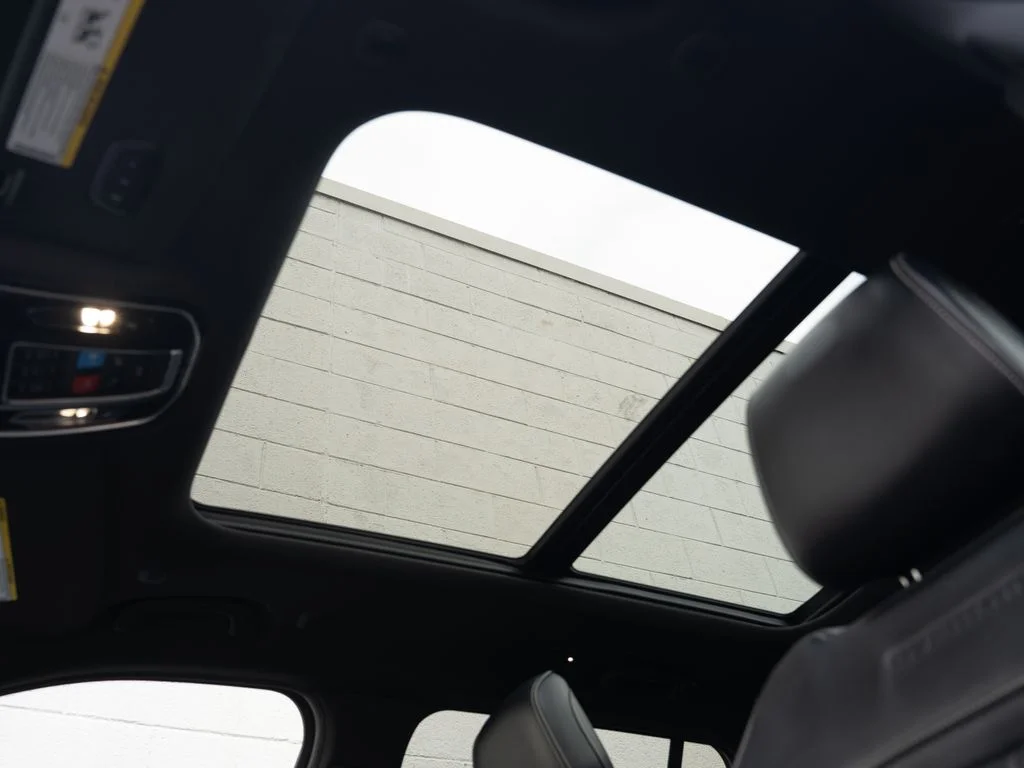 Used 2022 Silver Jeep Overland image 29