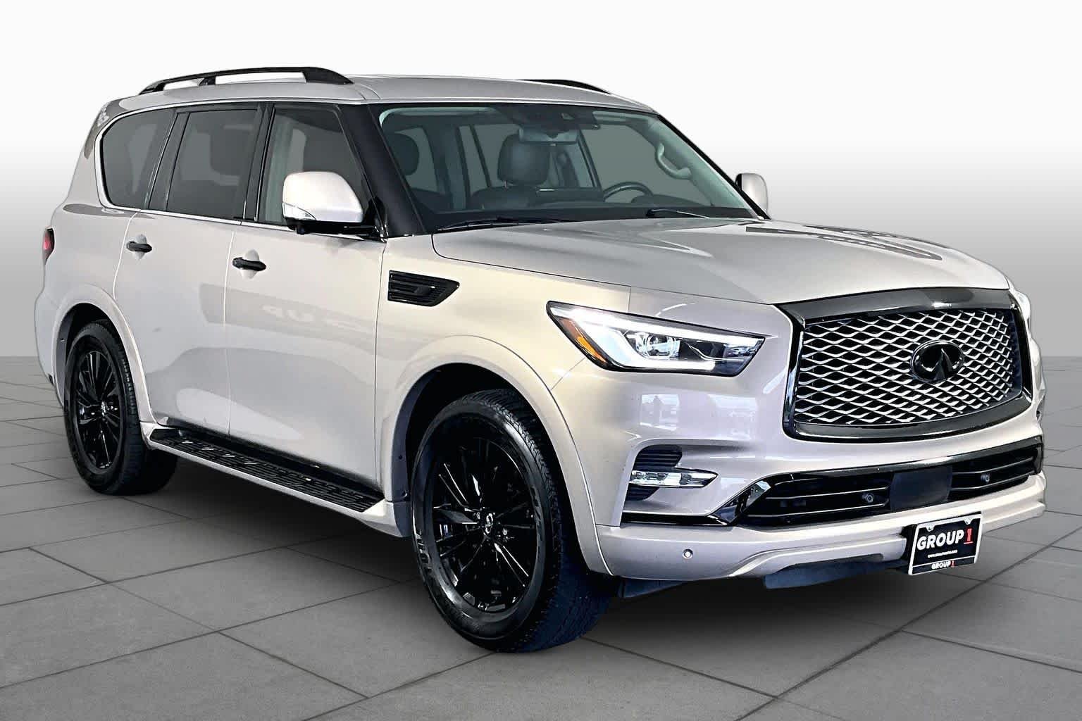 Used 2022 Champagne Quartz INFINITI LUXE image 3