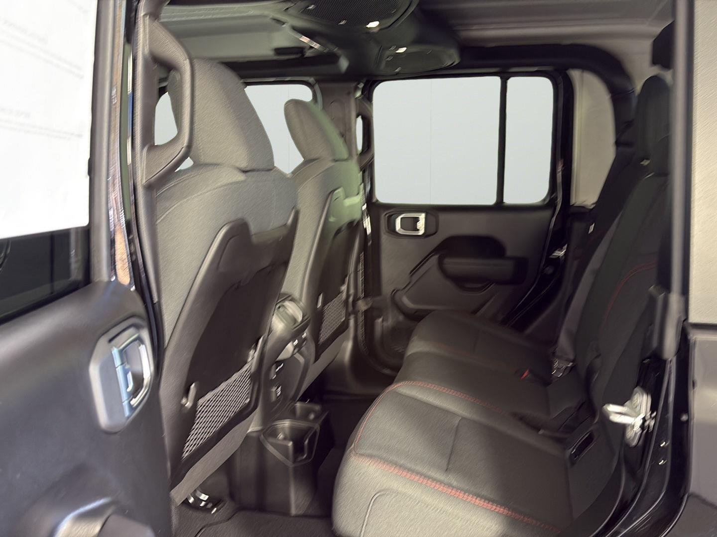 New 2026 Black Clear-Coat Exterior Paint Jeep Rubicon image 9