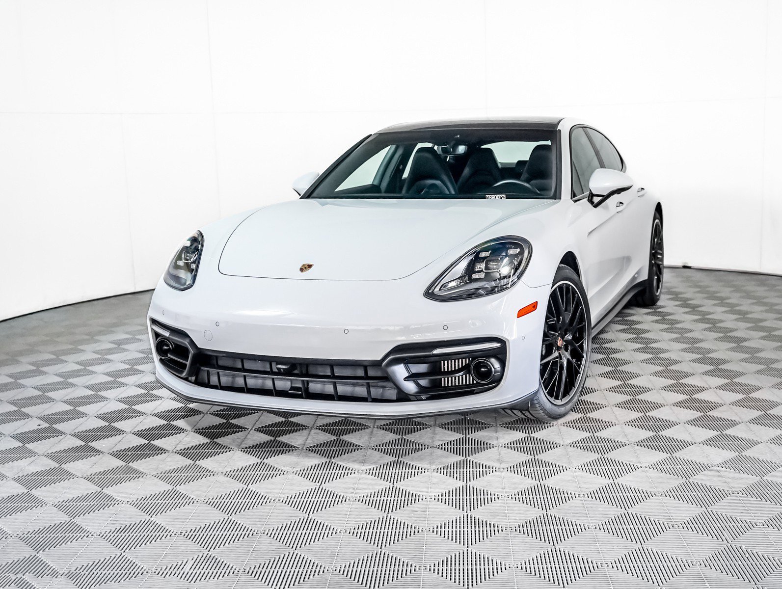2023 Porsche Panamera Platinum Edition