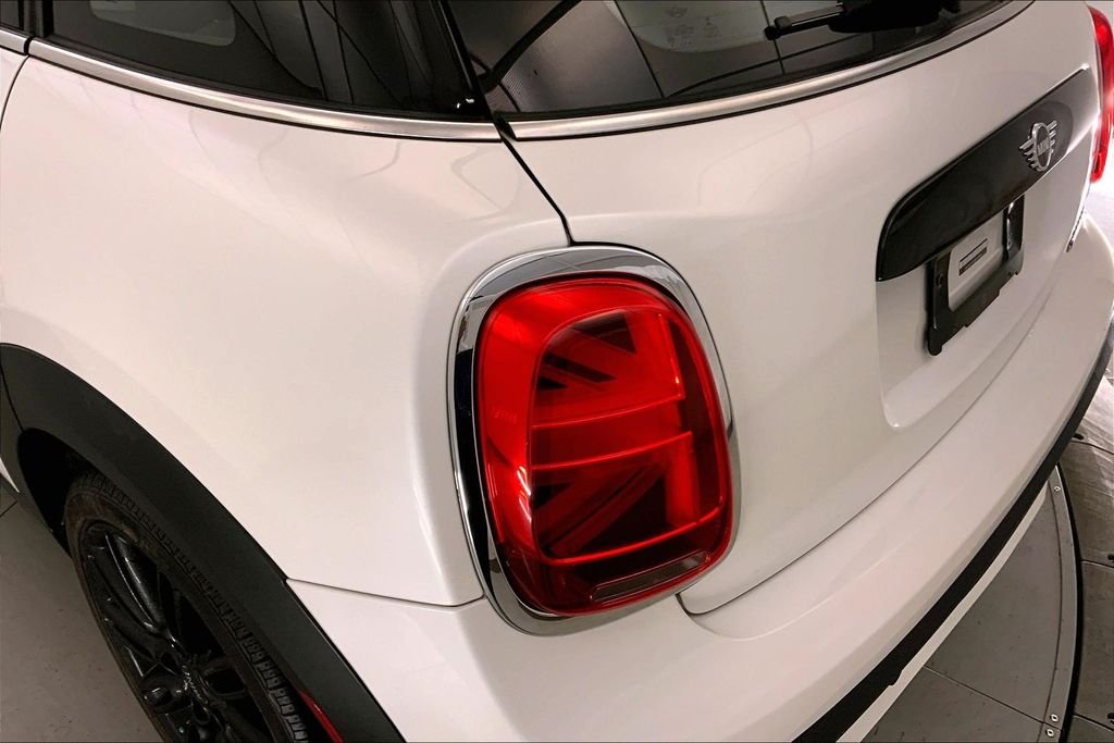 Used 2024 Nanuq White Metallic MINI  image 28