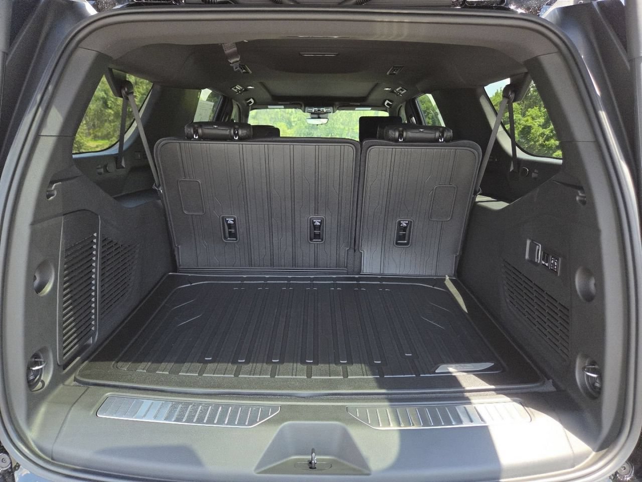 2026 GMC Yukon XL Denali - Photo 27