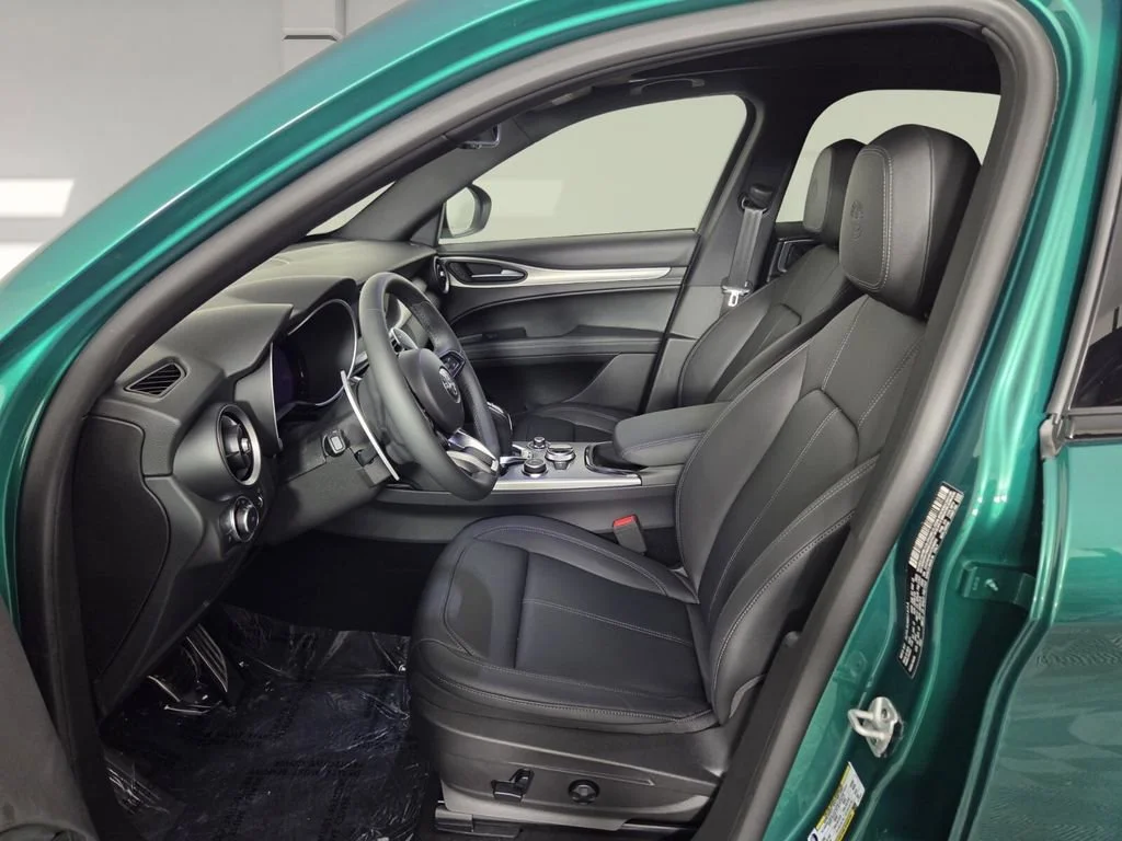 2025 Alfa Romeo Stelvio Base - Photo 8