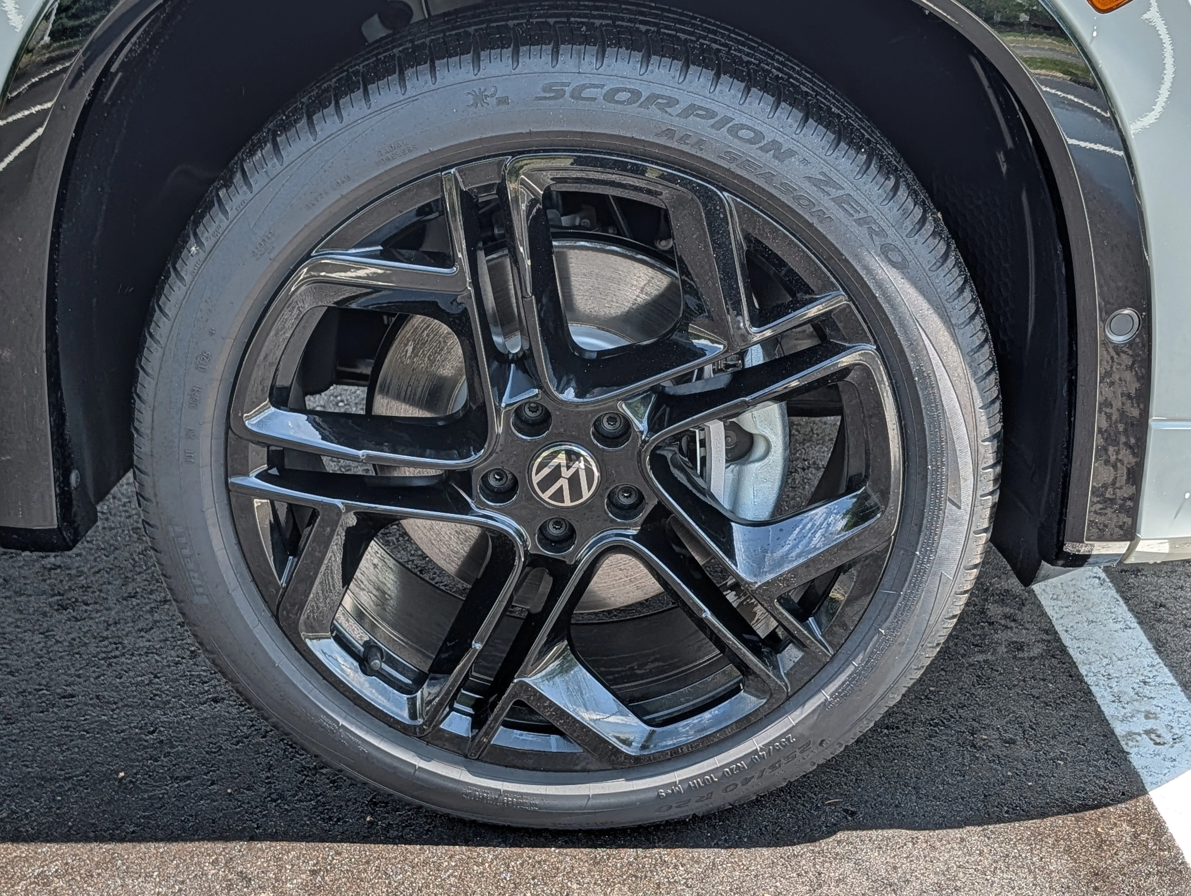 Certified Used 2026 Sandstone Volkswagen SE R-Line Black image 15