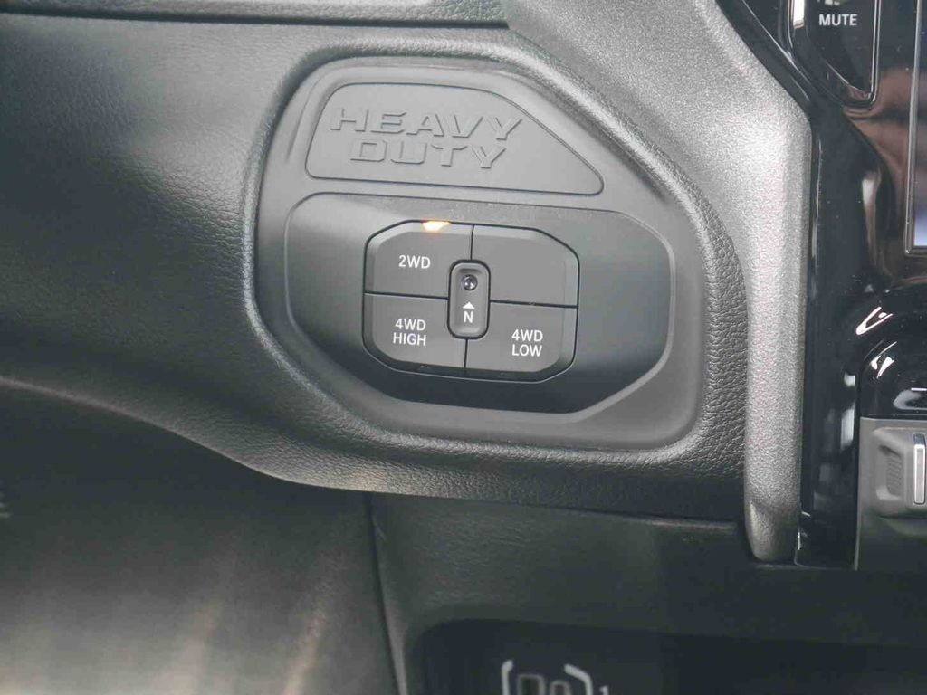 2026 RAM 2500 Tradesman/Black Express - Photo 6