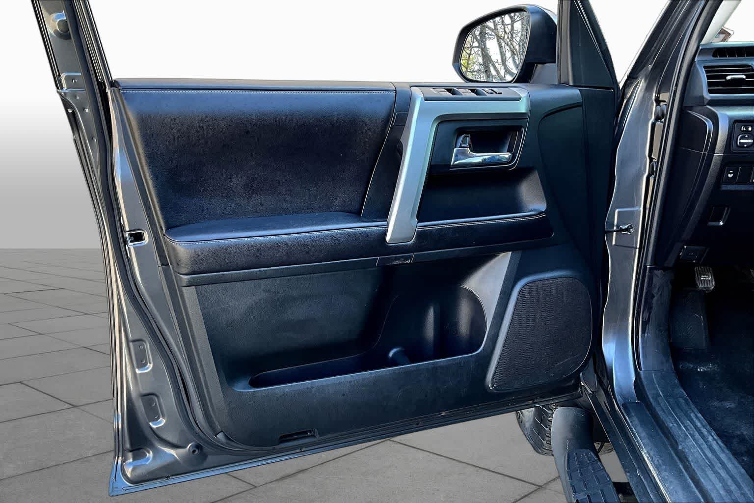 2016 Toyota 4Runner SR5 - Photo 22