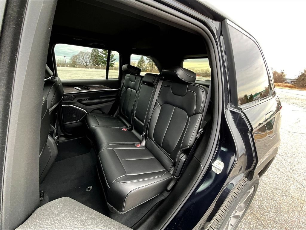 New 2024 Midnight Sky Jeep 4xe image 14