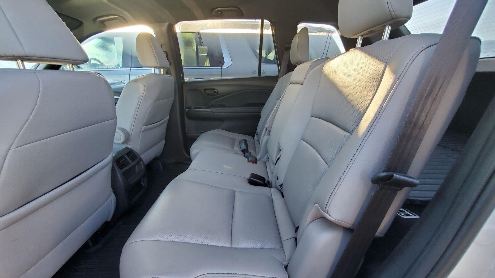 Used 2023 Platinum White Pearl Honda EX-L image 5
