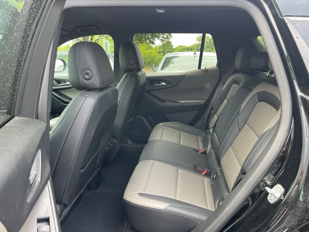 Used 2025 Mosaic Black Metallic Chevrolet LT image 9