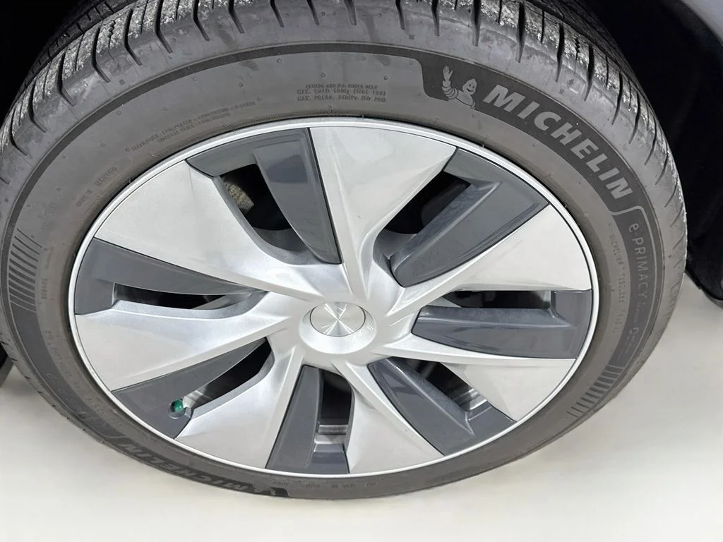 Used 2022 Red Multi-Coat Tesla Long Range image 39