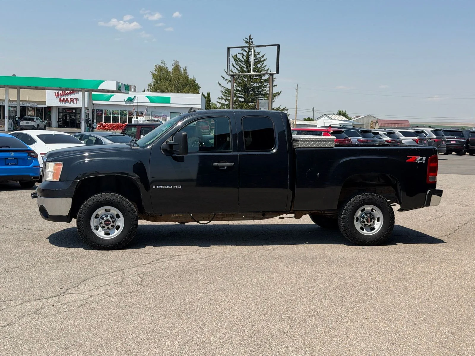 Used 2009 Black GMC SLE image 7