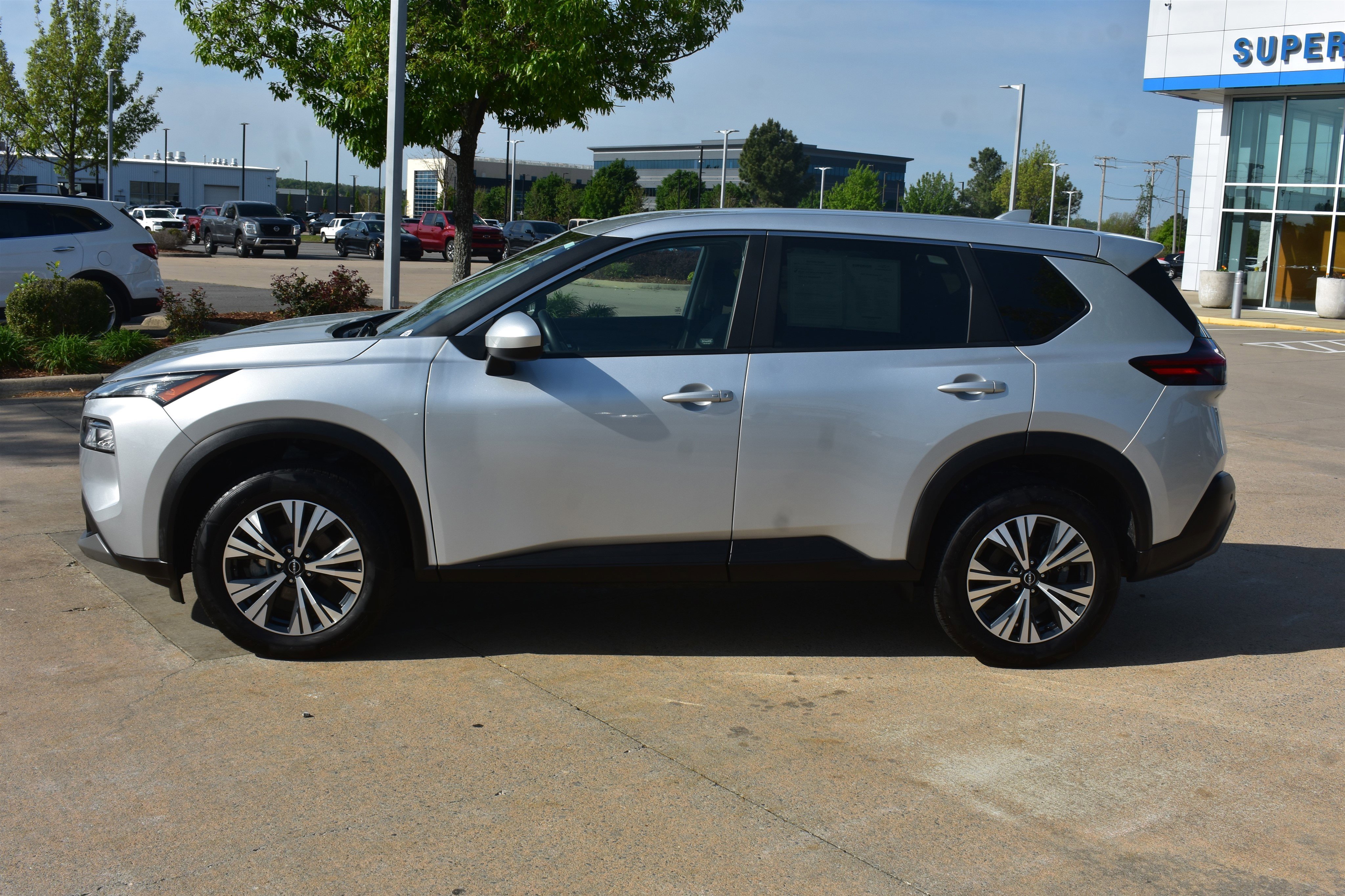 2023 Nissan Rogue SV - Photo 9