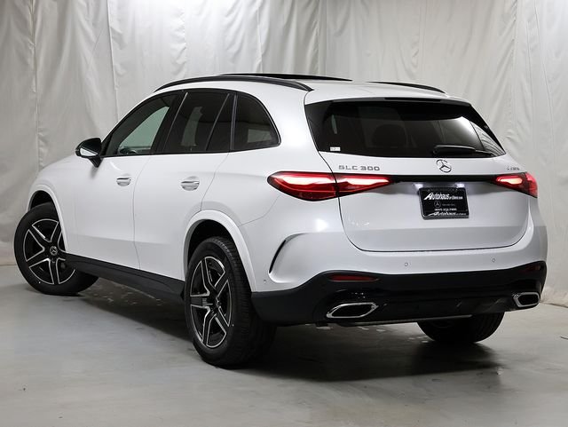 New 2026 MANUFAKTUR Moonlight White Metallic Mercedes-Benz GLC 300 image 9