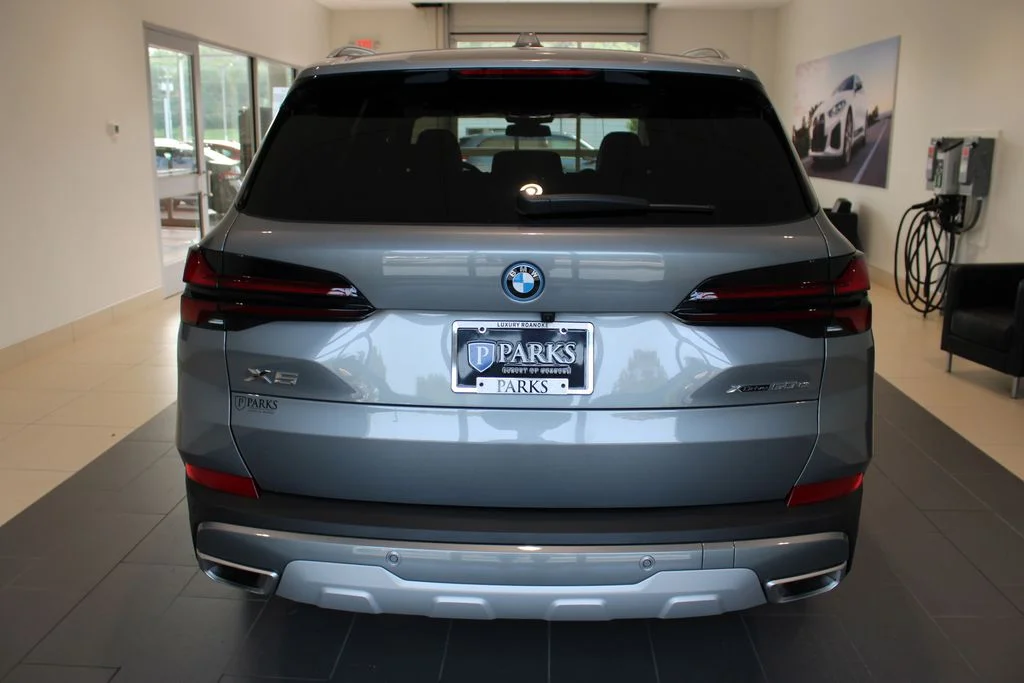 Used 2025 Gray BMW xDrive50e image 28
