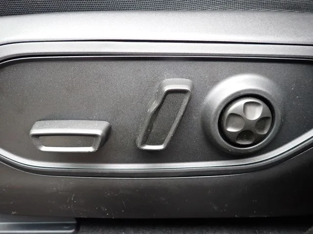 New 2025 Silver Jeep Limited image 18