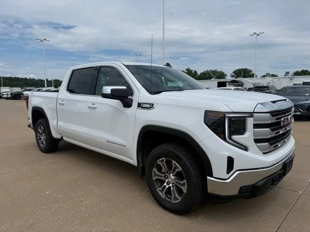 2026 GMC Sierra 4WD Crew Cab Short Box SLE's photo