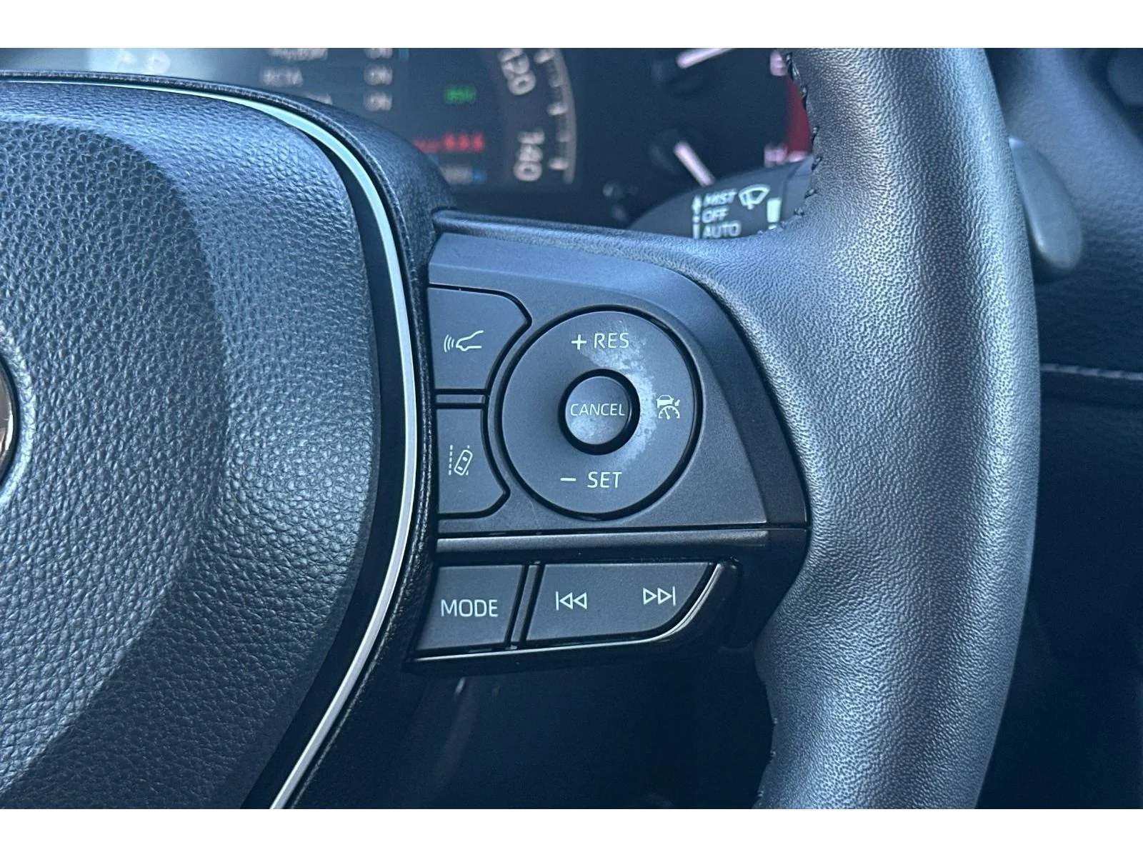 Used 2023 Magnetic Gray Metallic Toyota XLE Premium image 39