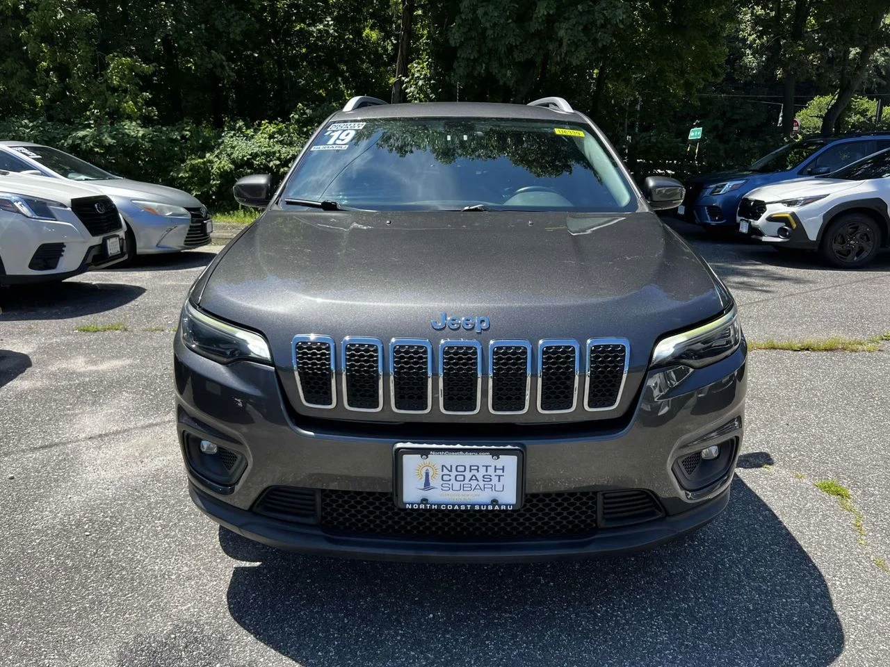 Used 2019 Granite Crystal Metallic Clearcoat Jeep Latitude Plus 4x4 image 8