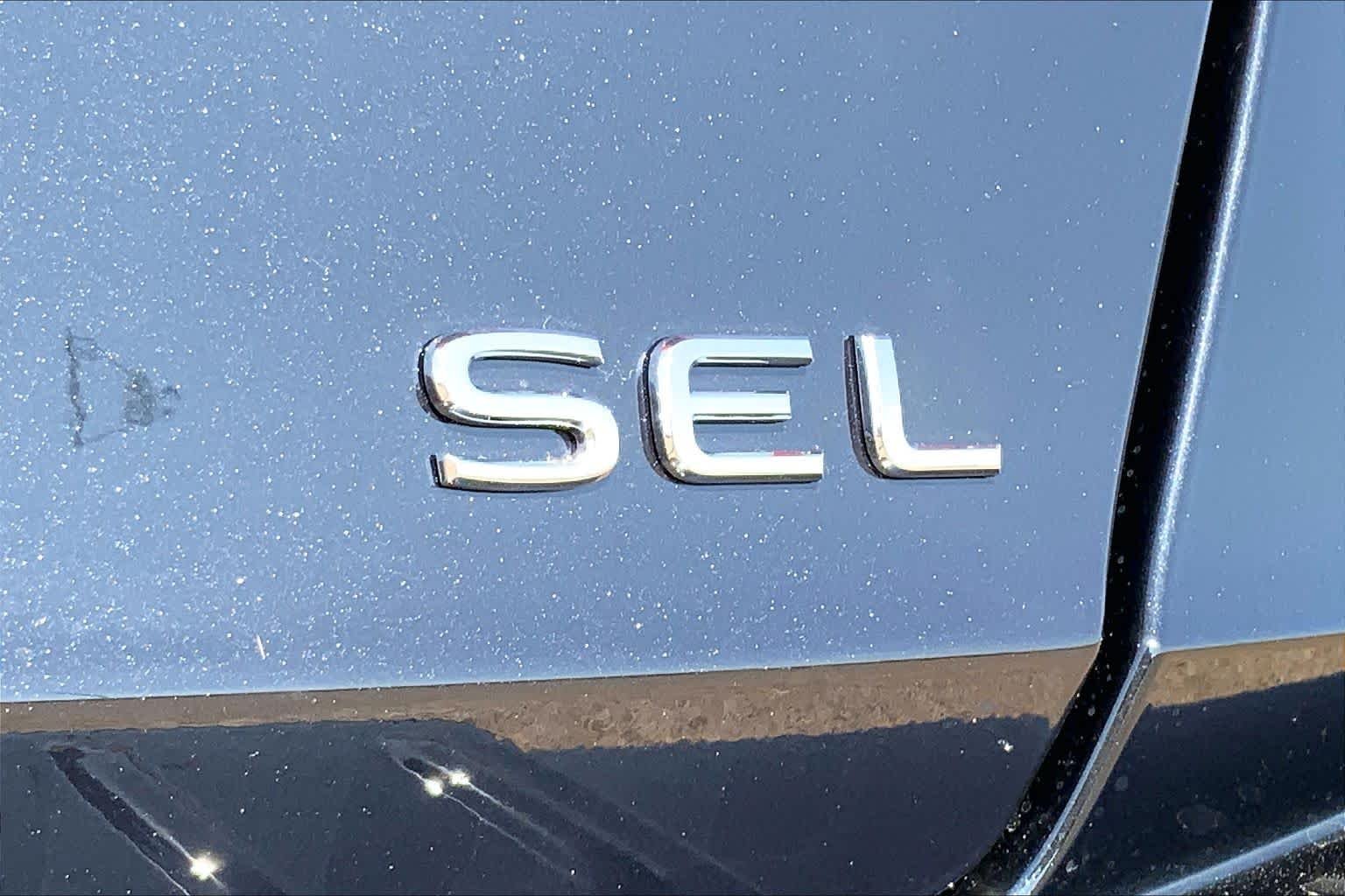 New 2026 Deep Black Pearl Volkswagen SEL image 15
