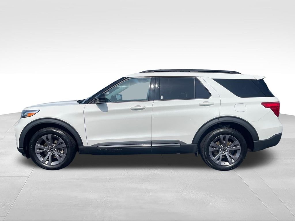 Used 2023 White Ford XLT image 2