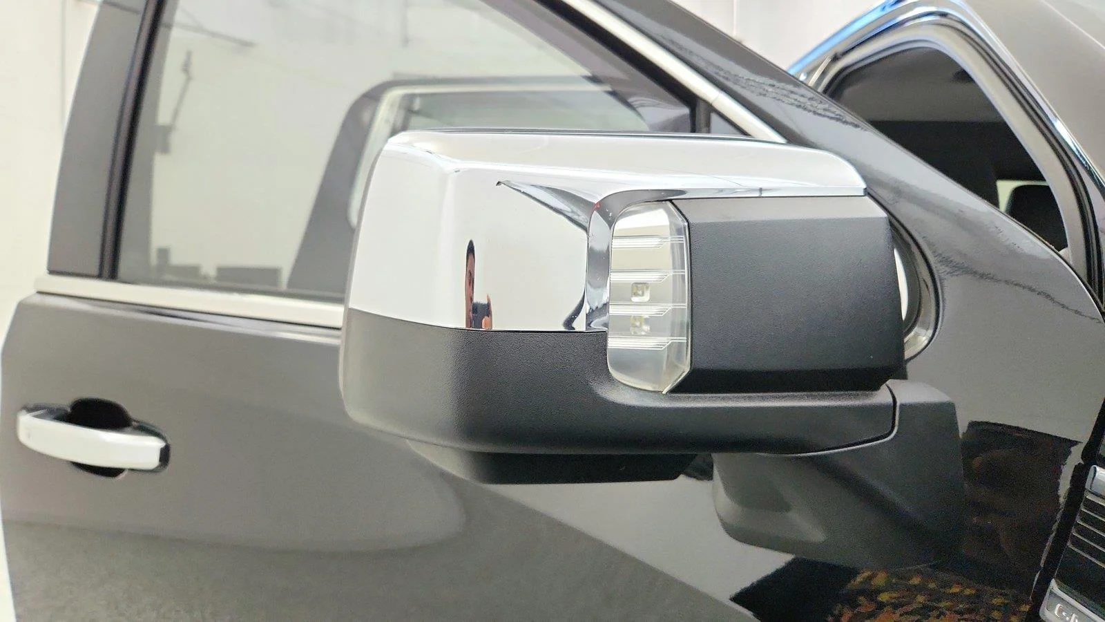 Used 2019 ONYX BLACK GMC Denali image 38
