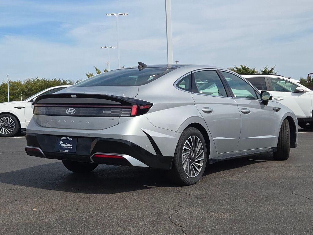 2025 Hyundai Sonata Hybrid Limited - Photo 13