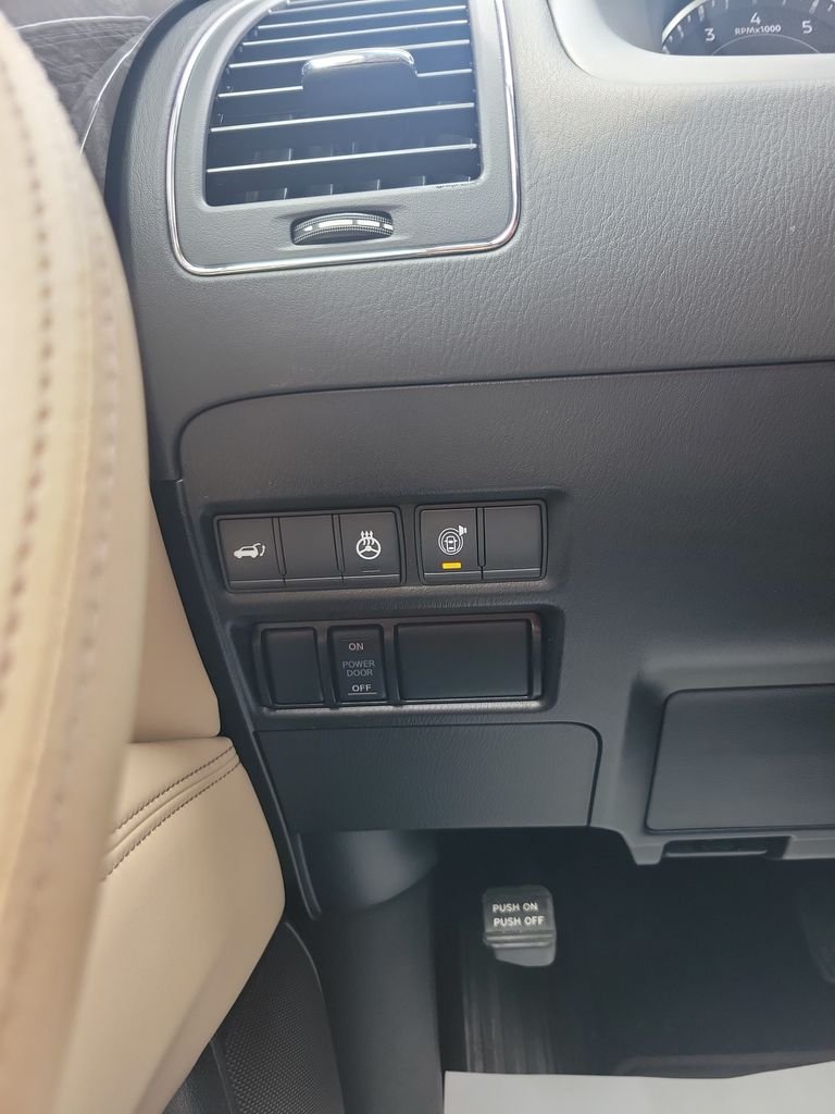 Used 2021 Black Nissan Platinum image 42