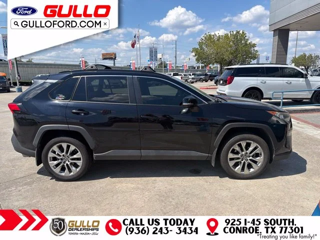Used 2021 Midnight Black Metallic Toyota XLE Premium image 2