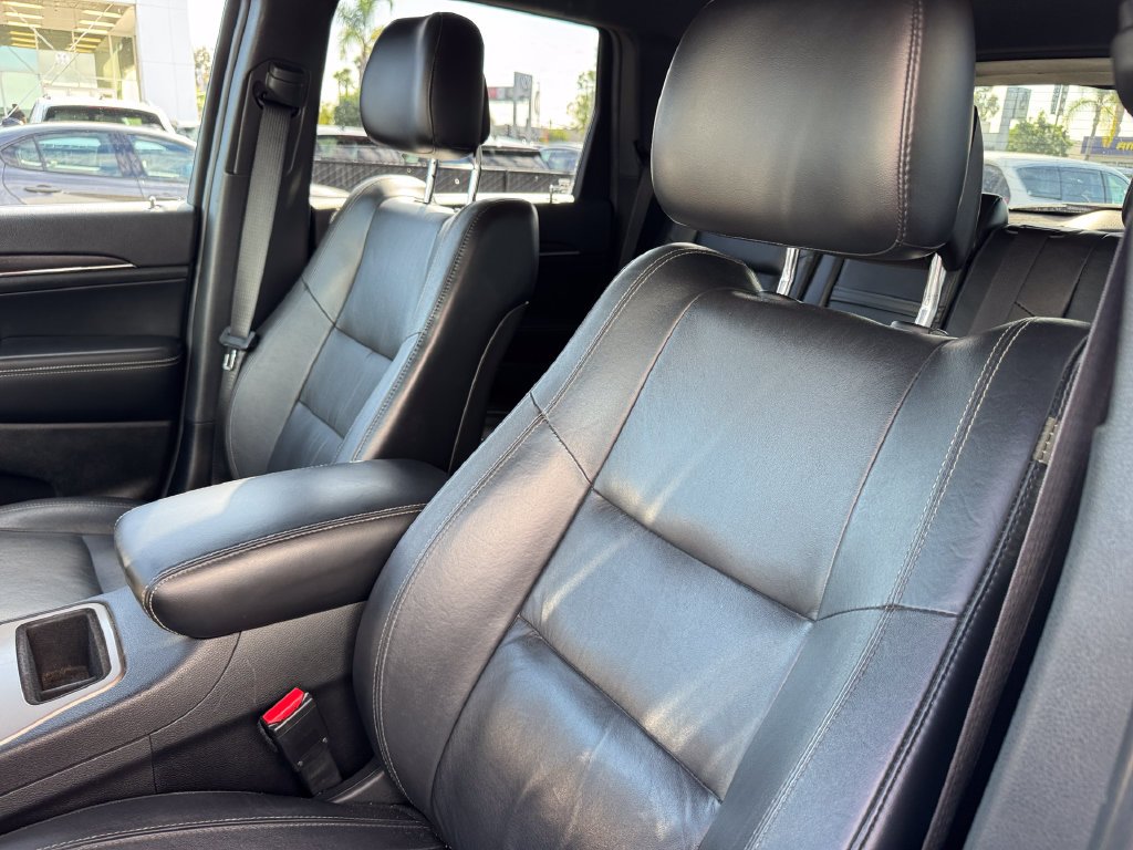 Used 2015 Black Jeep Limited image 23
