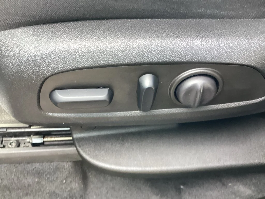 Used 2021 SILVER ICE METALLIC Chevrolet LT Cloth image 35