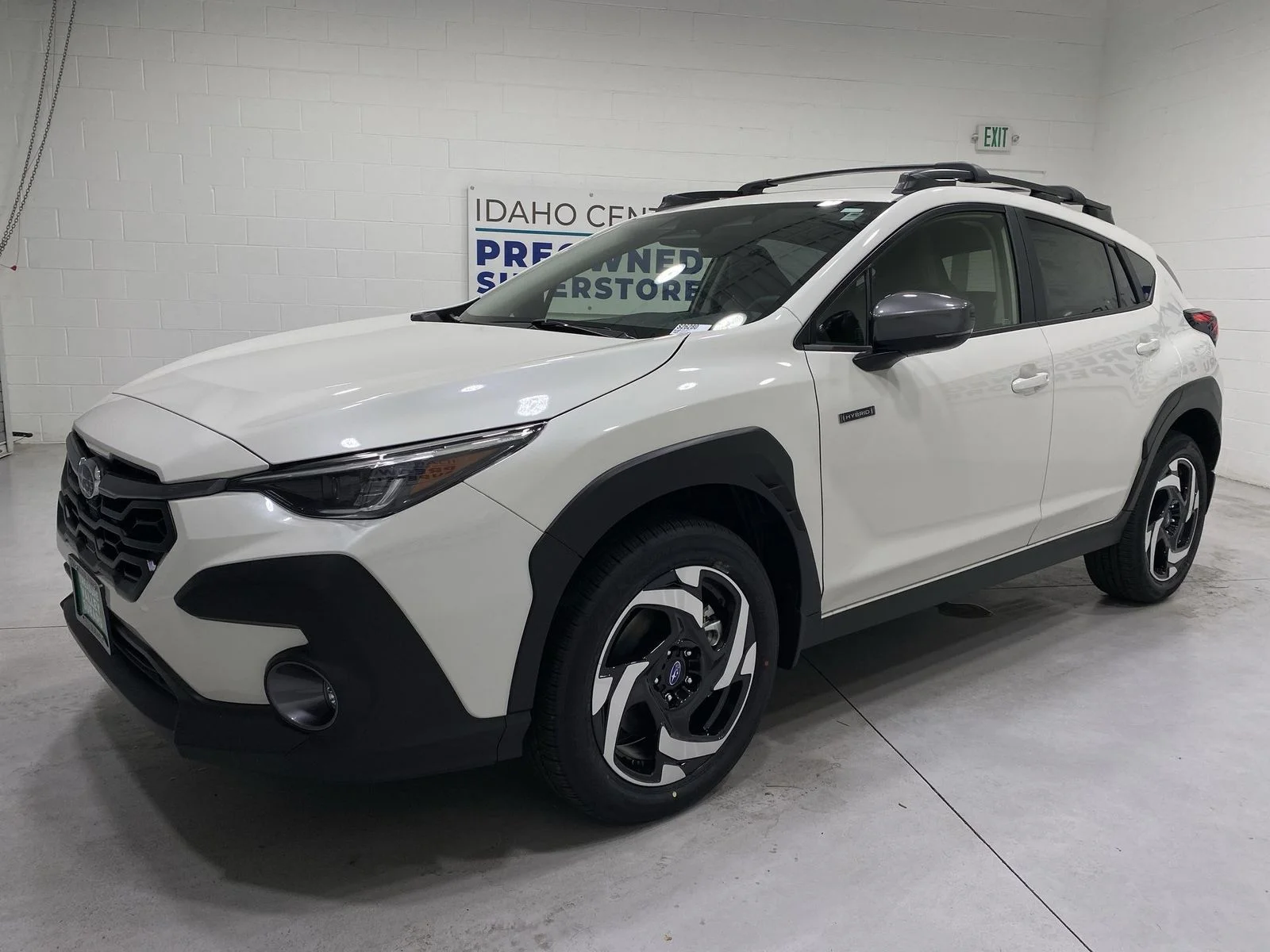 New 2026 CRYSTAL WHITE PEARL Subaru Limited image 4