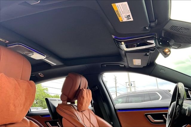 Used 2024 Brown Mercedes-Benz Maybach S 580 image 25