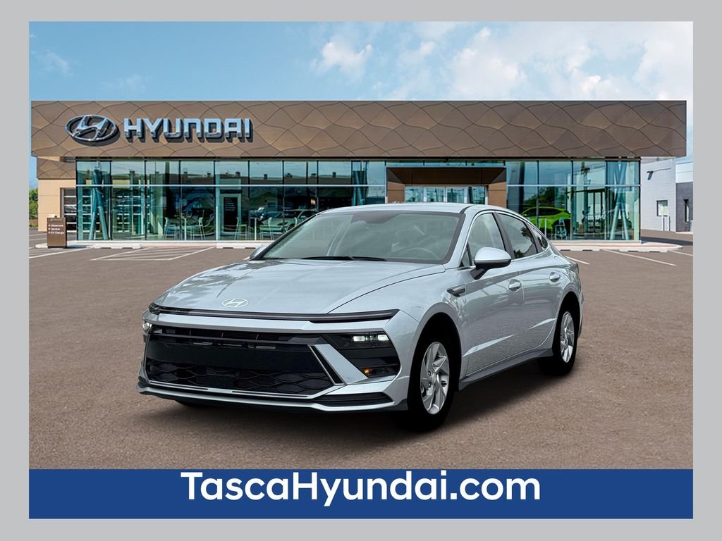 New 2026 Silver Hyundai SE image 1