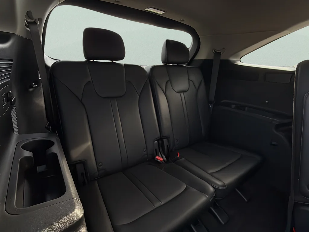 Used 2023 Glacial White Pearl Kia X-Line EX image 29